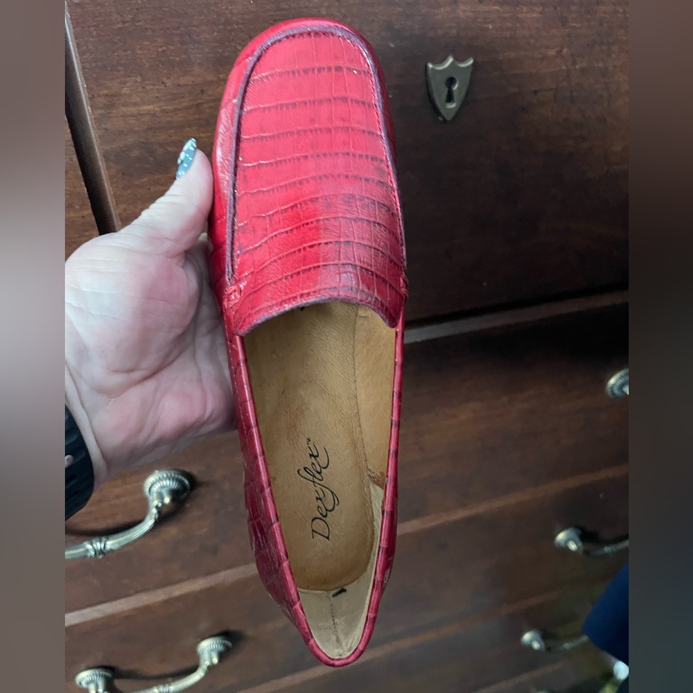 Red faux crocodile loafers by Dexter size 6 1/2 M - Picture 2 of 7